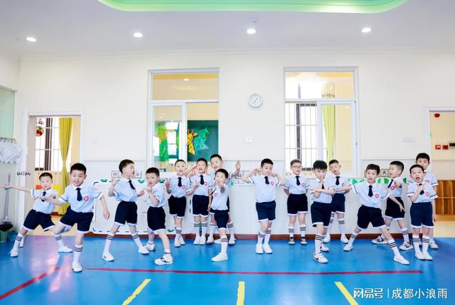 效+走心”的摄影指南幼儿园毕业照拍摄“高(图5)